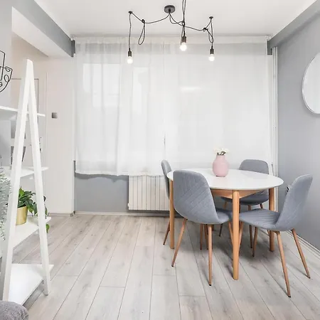 Lucia-private Parking רייקה