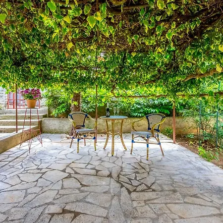 Apartament Lucia *