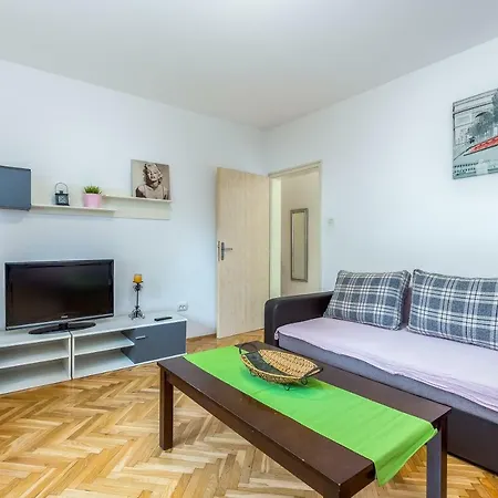 Lucia Apartament
