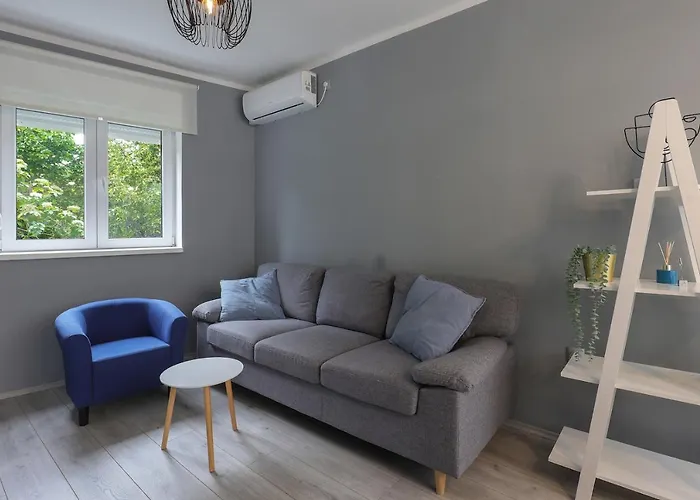 Lucia-private Parking Apartment