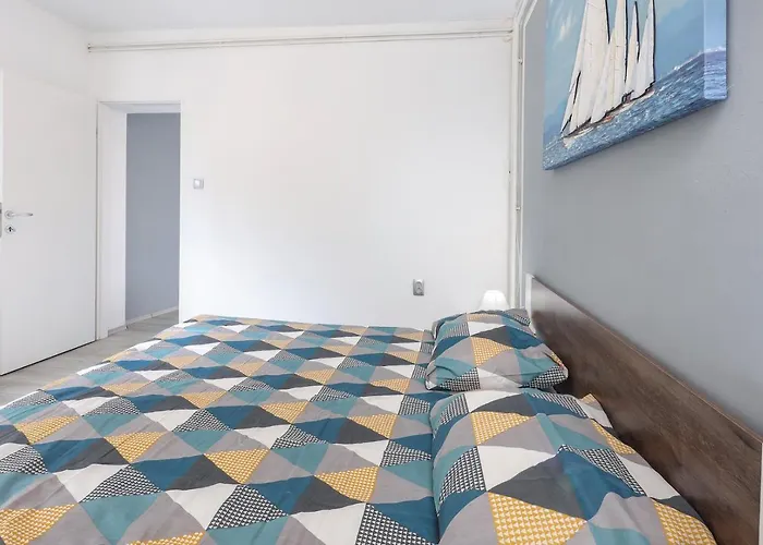 Lucia-private Parking Apartment Rijeka