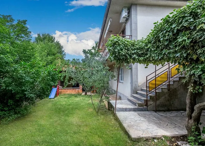 Lucia-private Parking Apartment Rijeka