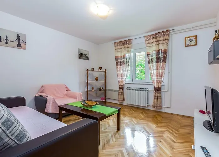 Lucia-private Parking Apartment Rijeka
