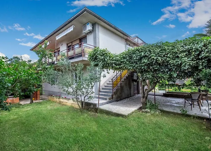 Lucia-private Parking Apartment Rijeka